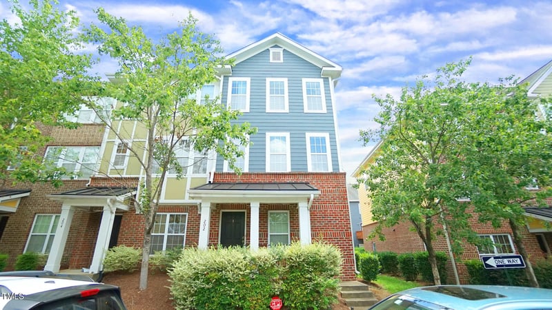 202 Dove Cottage Ln, Cary, NC 27519