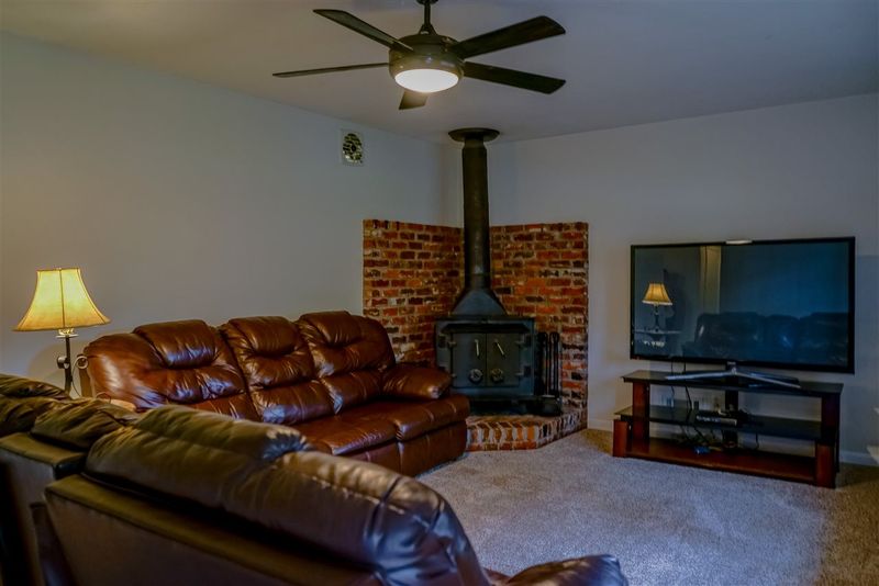 202 Dowell Dr, Cary, NC 27511