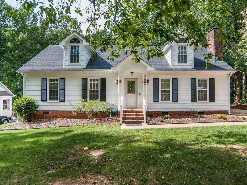 202 Dutchess Dr, Cary, NC 27513