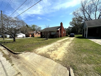 202 Edinborough St, Red Springs, NC 28377