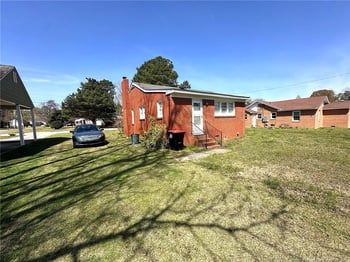 202 Edinborough St, Red Springs, NC 28377