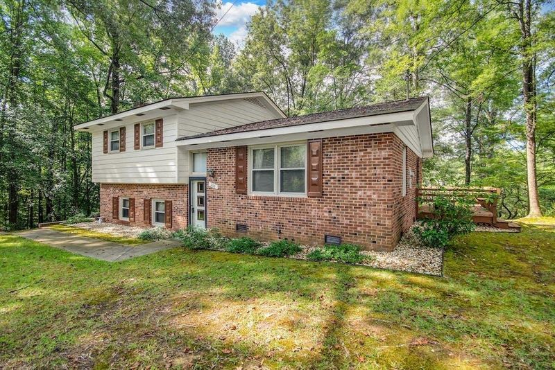 202 Elm Dr, Smithfield, NC 27577