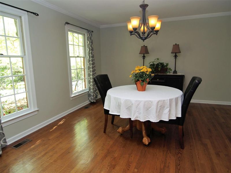 202 Erskine Ct, Cary, NC 27511