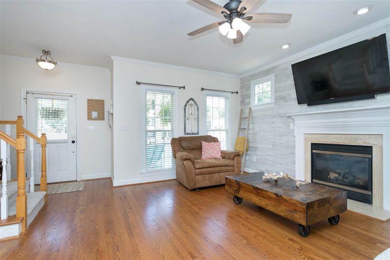 202 Forestcrest Ct, Apex, NC 27502