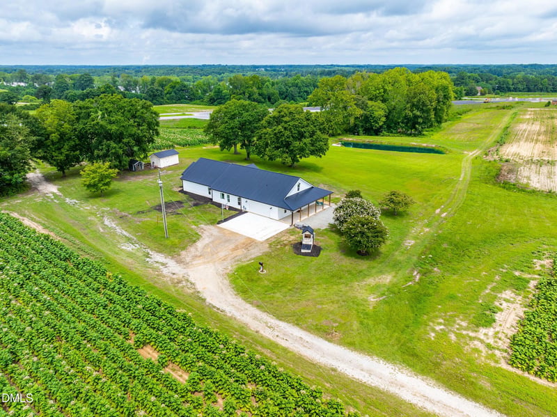 202 Grays Ln, Angier, NC 27501