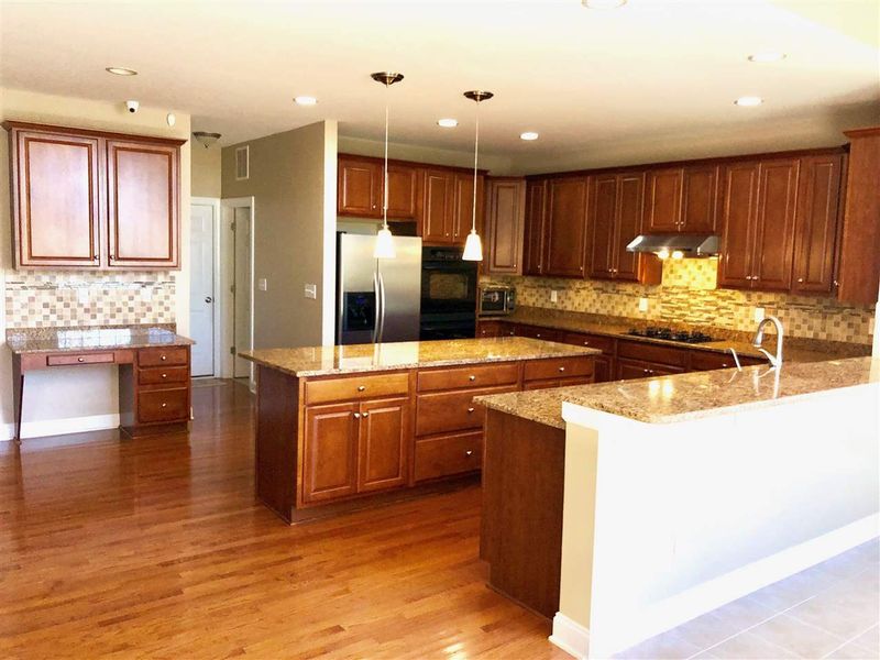 202 Greenfield Knoll Dr, Cary, NC 27519