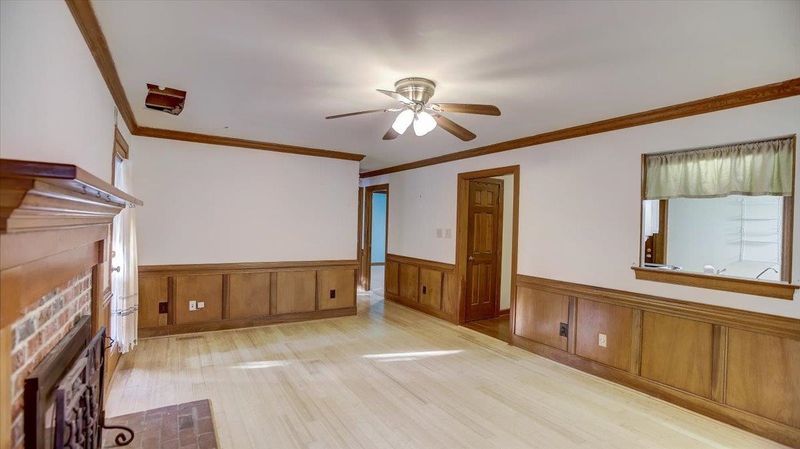 202 Greenwood Cir, Cary, NC 27511