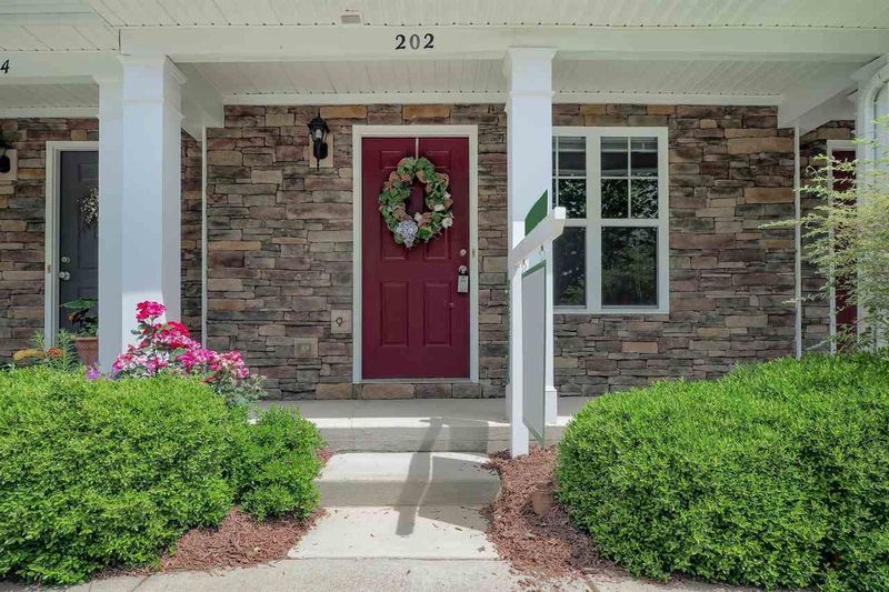 202 Harbor Haven Dr, Apex, NC 27502