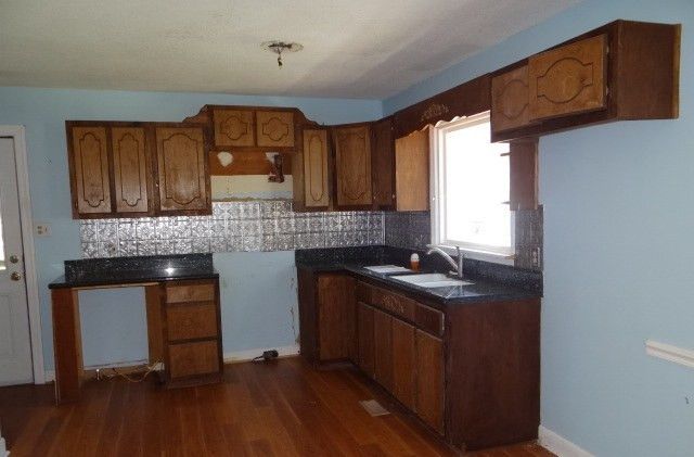 202 W Haywood St, Wendell, NC 27591