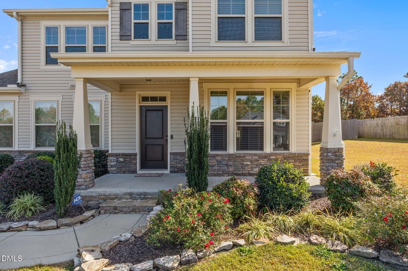 202 Heatherwood Dr, Lillington, NC 27546