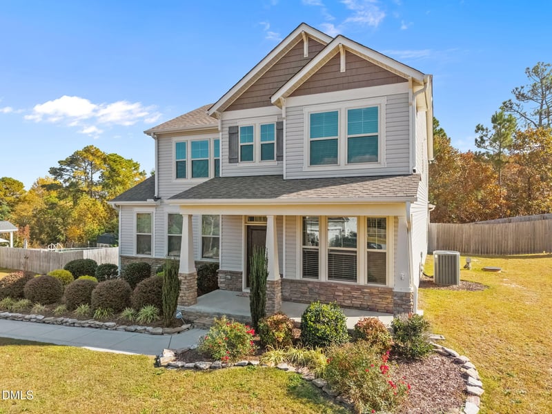 202 Heatherwood Dr, Lillington, NC 27546