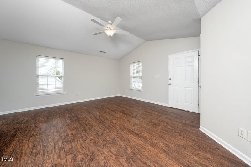 202 Homestead Park Dr, Apex, NC 27502