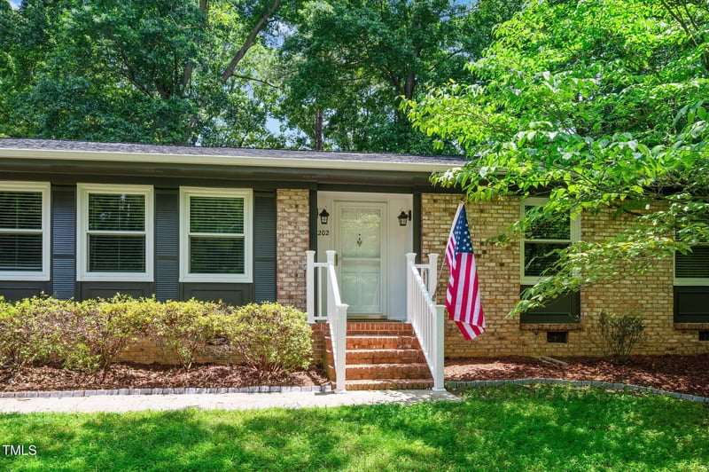 202 Howland Ave, Cary, NC 27513