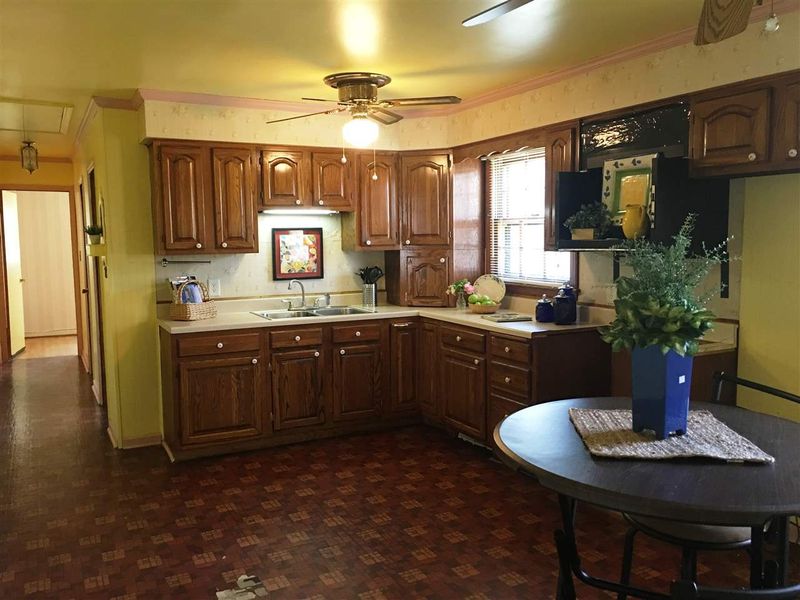 202 Lancaster Rd, Mebane, NC 27302