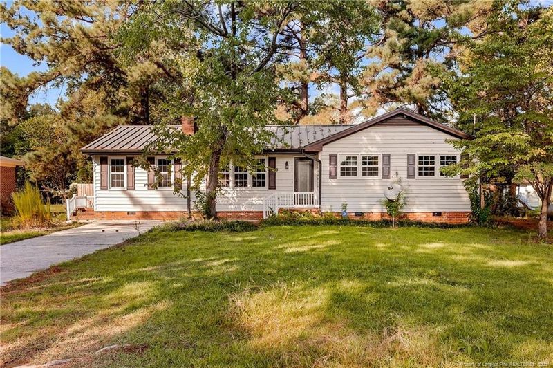 202 W Langdon Ave, Smithfield, NC 27577