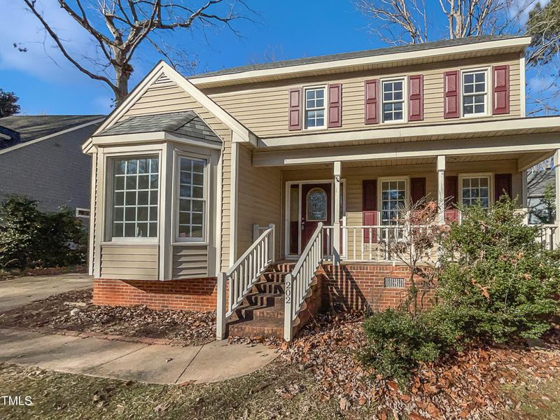 202 Leeward Ct, Cary, NC 27511