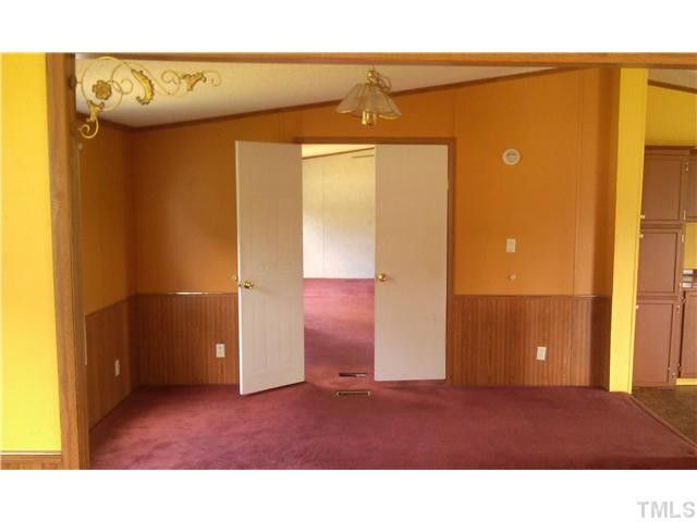 202 Leslie Rd, Sanford, NC 27330