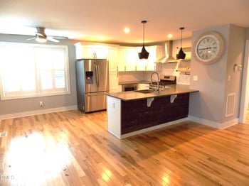 202 Lincoln Ct, Raleigh, NC 27610