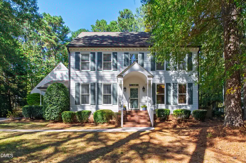 202 Lochside Dr, Cary, NC 27518