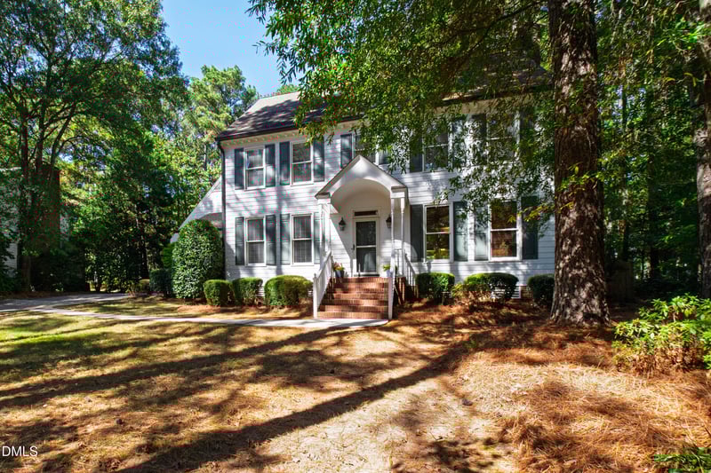 202 Lochside Dr, Cary, NC 27518