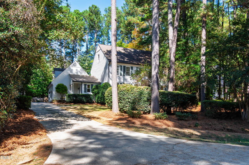 202 Lochside Dr, Cary, NC 27518