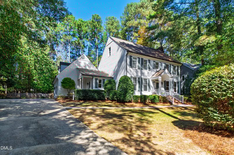 202 Lochside Dr, Cary, NC 27518