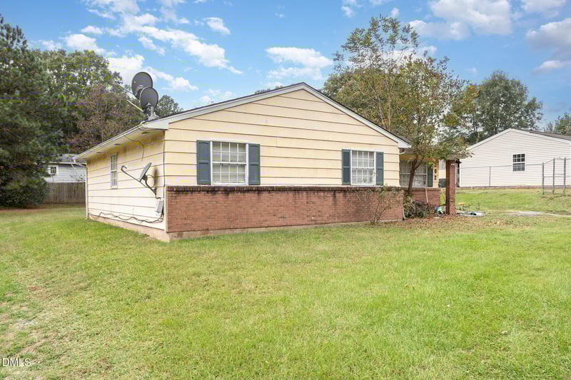 202 Lynn Rd, Durham, NC 27703
