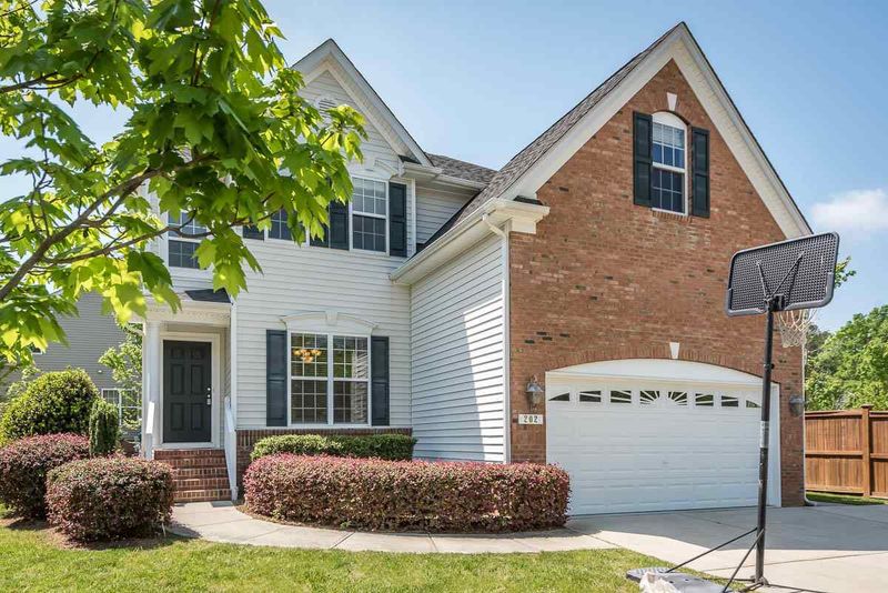 202 Mabley Pl, Cary, NC 27519