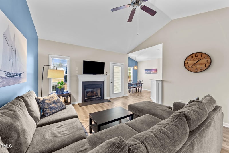 202 Meadow Loop Dr, Clayton, NC 27527