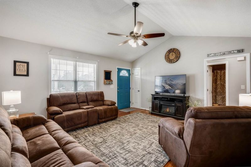 202 Melanie Ct, Clayton, NC 27520