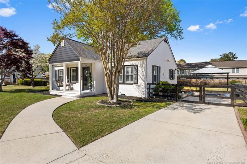 202 Miles Ct, Fayetteville, NC 28303