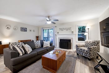 202 Oak Hollow Ct, Raleigh, NC 27613