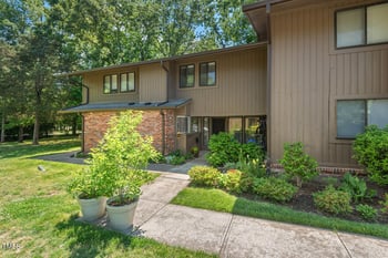 202 Oak Tree Dr, Chapel Hill, NC 27517