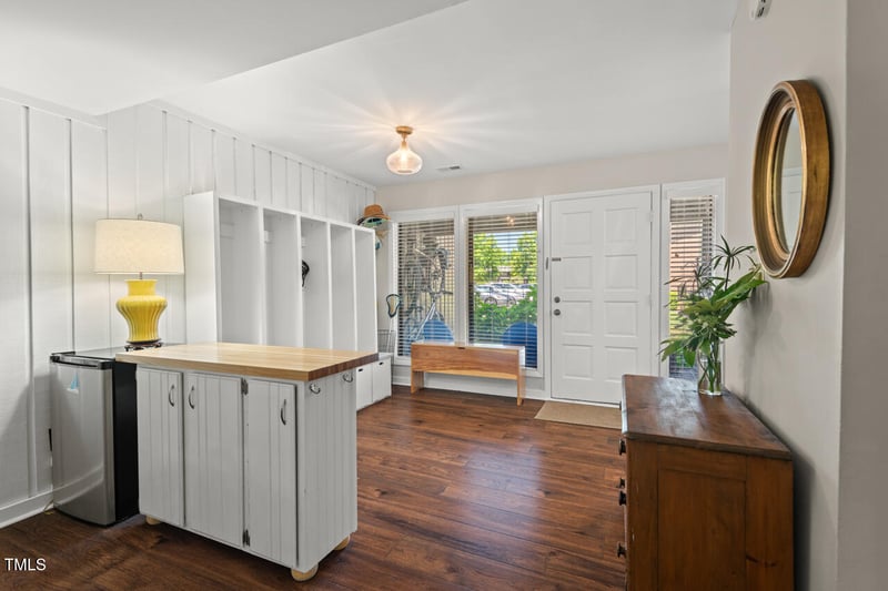 202 Oak Tree Dr, Chapel Hill, NC 27517