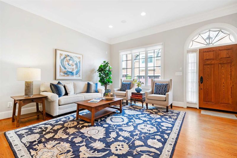 202 Old Franklin Grove Dr, Chapel Hill, NC 27514