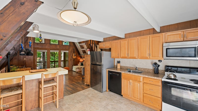 202 Purefoy Rd, Chapel Hill, NC 27514