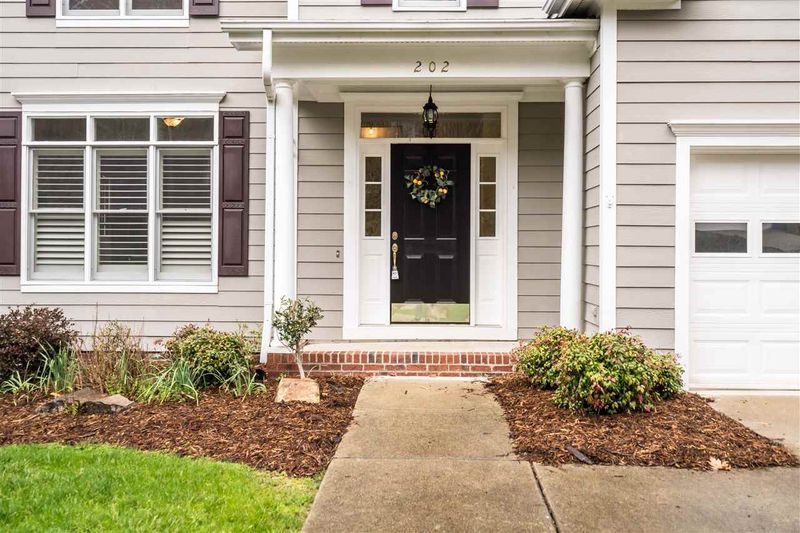 202 Rossburn Way, Chapel Hill, NC 27516