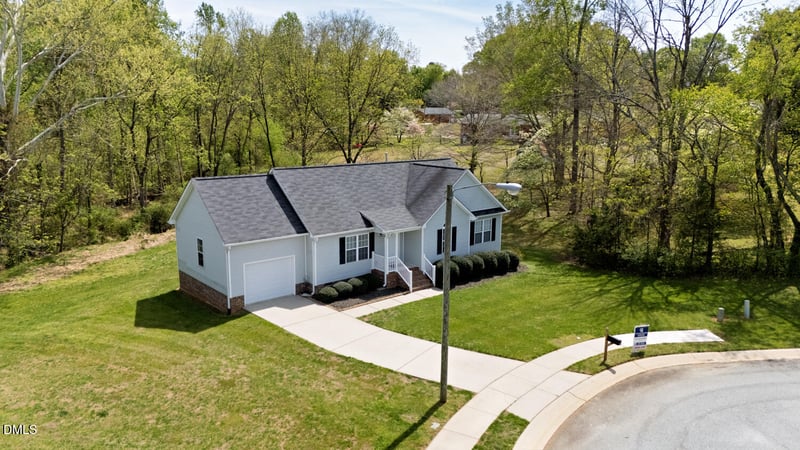 202 Sebastian Ct, Mebane, NC 27302