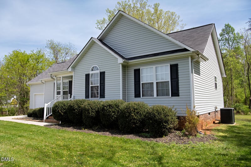 202 Sebastian Ct, Mebane, NC 27302