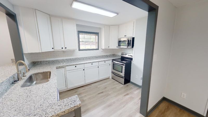 202 N Smith St, Clayton, NC 27520