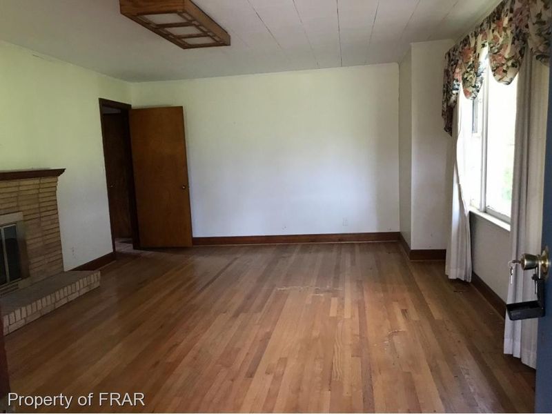 202 N Spring Branch Rd, Dunn, NC 28334