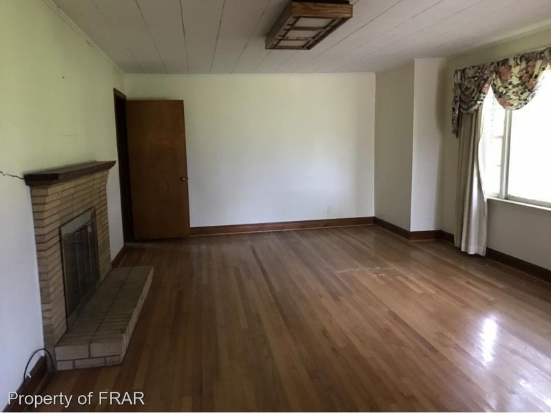 202 N Spring Branch Rd, Dunn, NC 28334