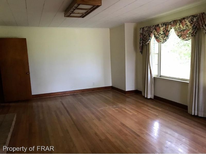 202 N Spring Branch Rd, Dunn, NC 28334