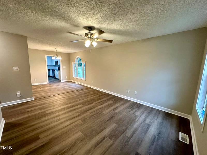 202 St James Ct, Clayton, NC 27520