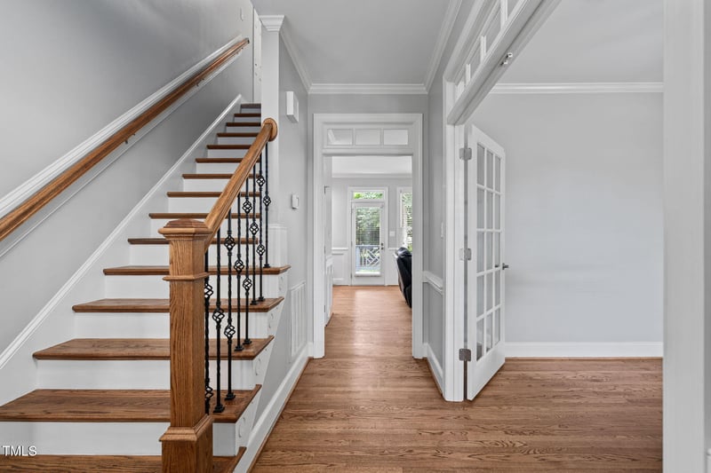202 Stoneleigh Dr, Cary, NC 27511