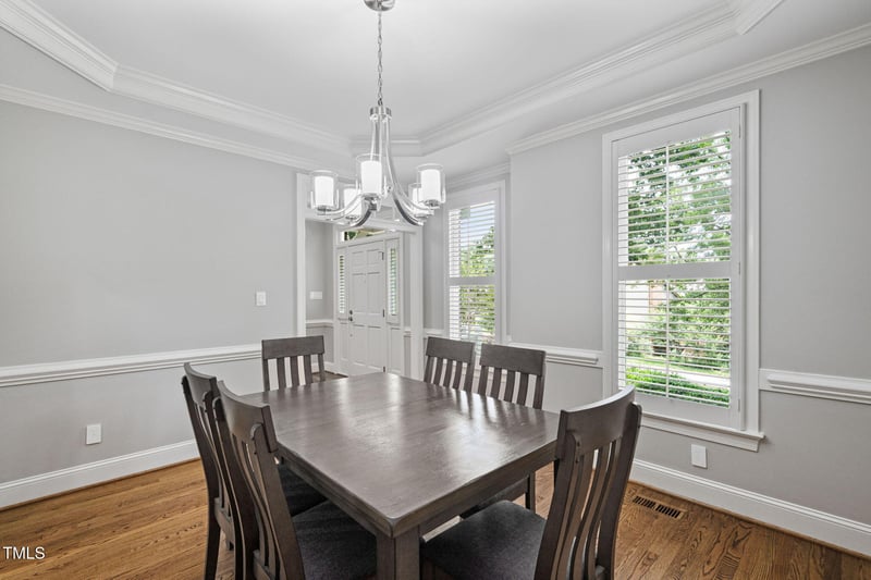 202 Stoneleigh Dr, Cary, NC 27511