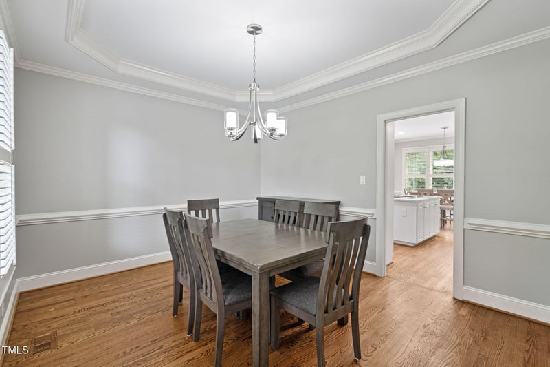 202 Stoneleigh Dr, Cary, NC 27511