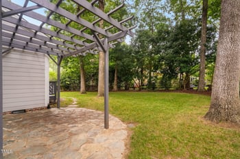 202 Stoneleigh Dr, Cary, NC 27511