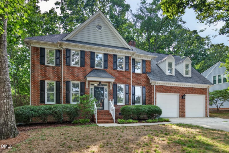 202 Stoneleigh Dr, Cary, NC 27511