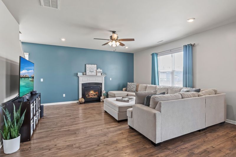 202 Stornoway Ln, Clayton, NC 27527